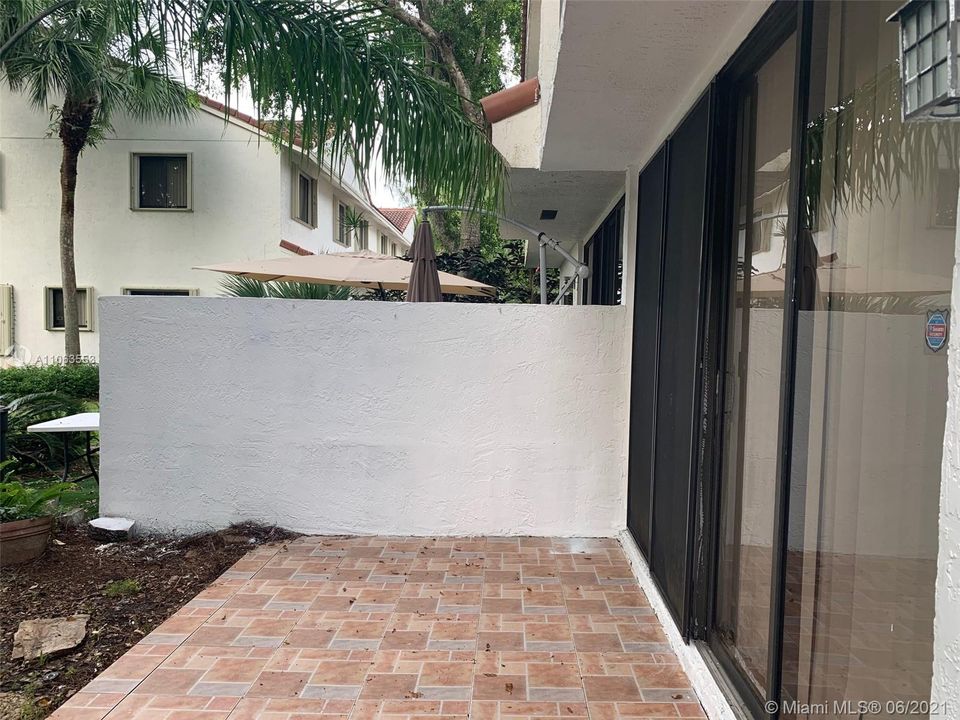 Recently Rented: $2,250 (3 beds, 3 baths, 1644 Square Feet)