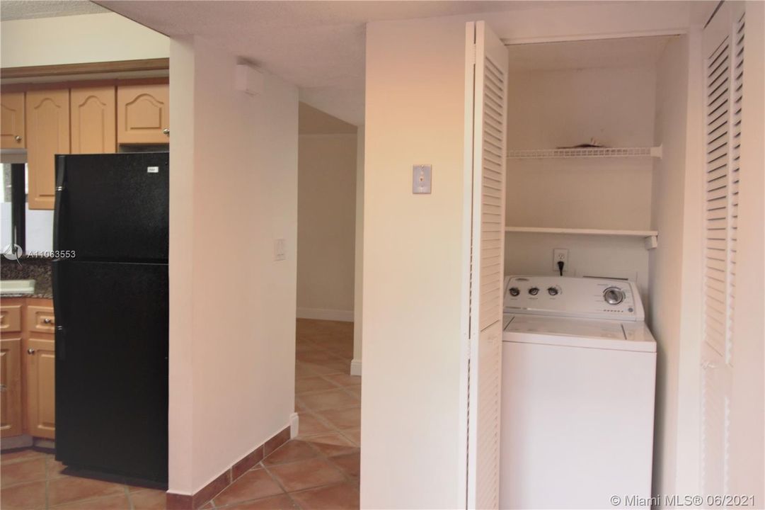 Recently Rented: $2,250 (3 beds, 3 baths, 1644 Square Feet)