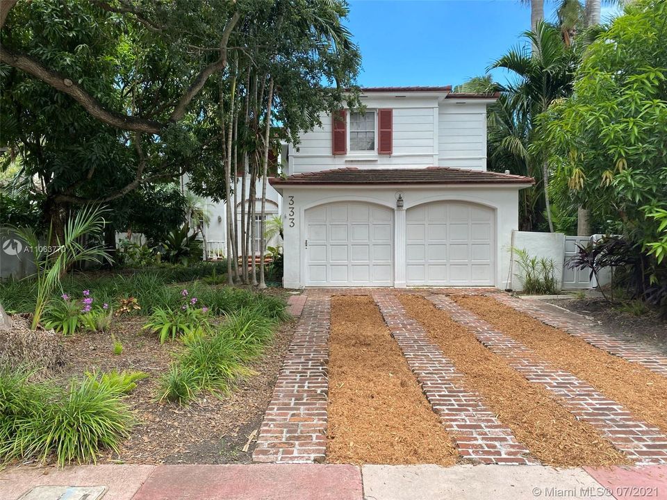 Recently Sold: $8,250,000 (4 beds, 3 baths, 0 Square Feet)