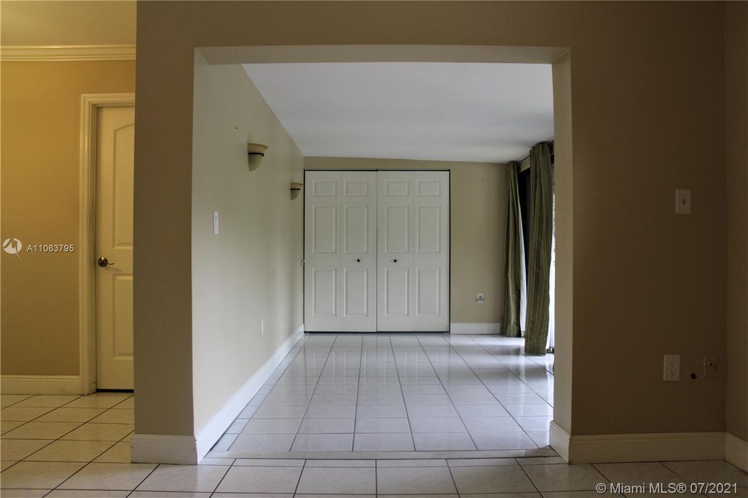 Recently Sold: $245,000 (2 beds, 2 baths, 1180 Square Feet)