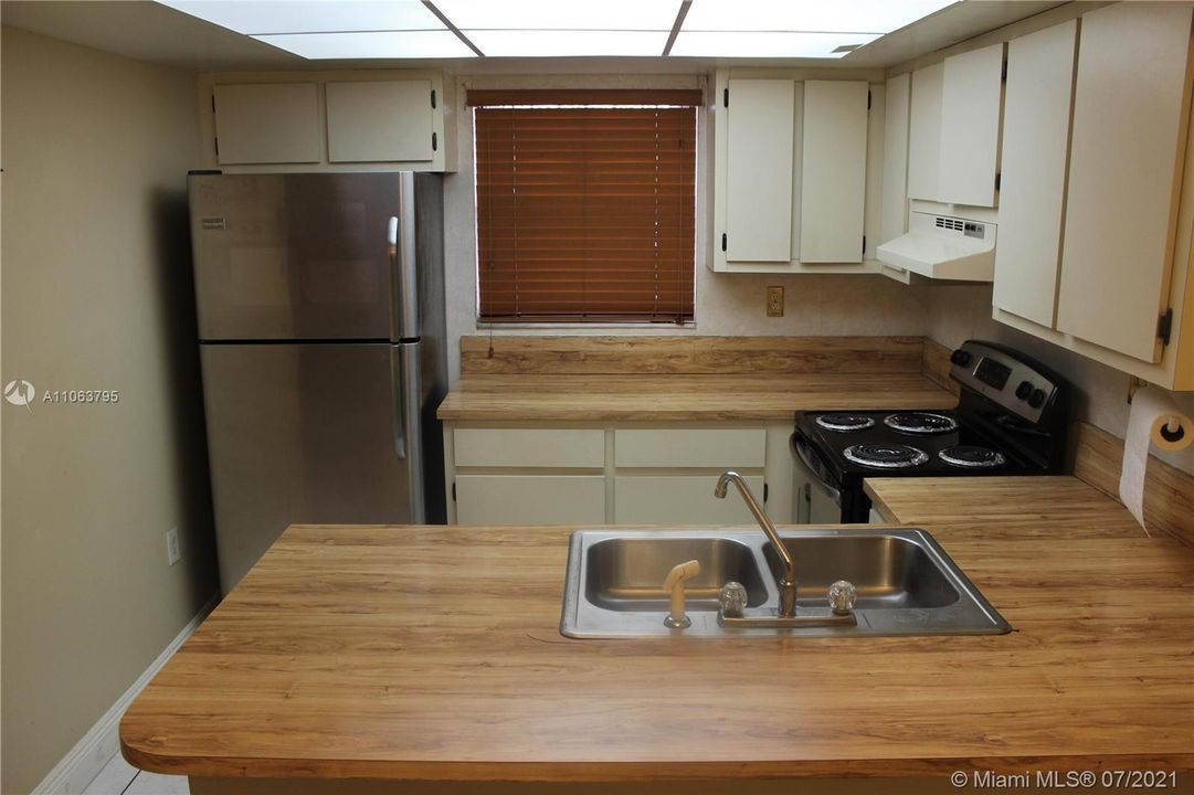 Recently Sold: $245,000 (2 beds, 2 baths, 1180 Square Feet)