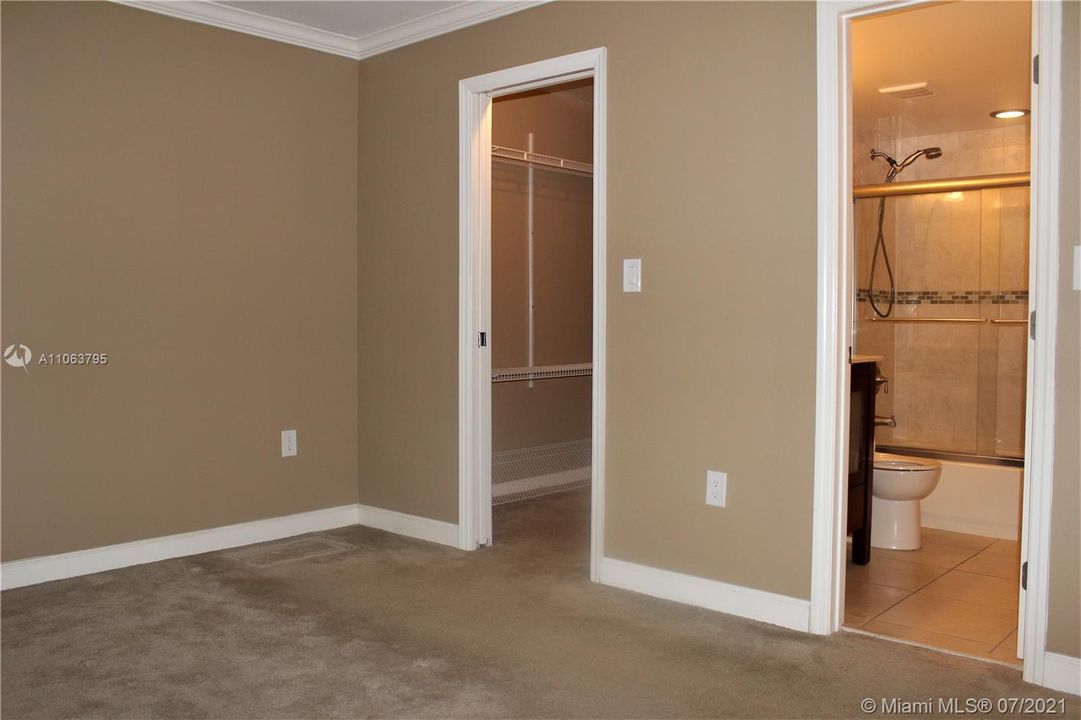 Recently Sold: $245,000 (2 beds, 2 baths, 1180 Square Feet)