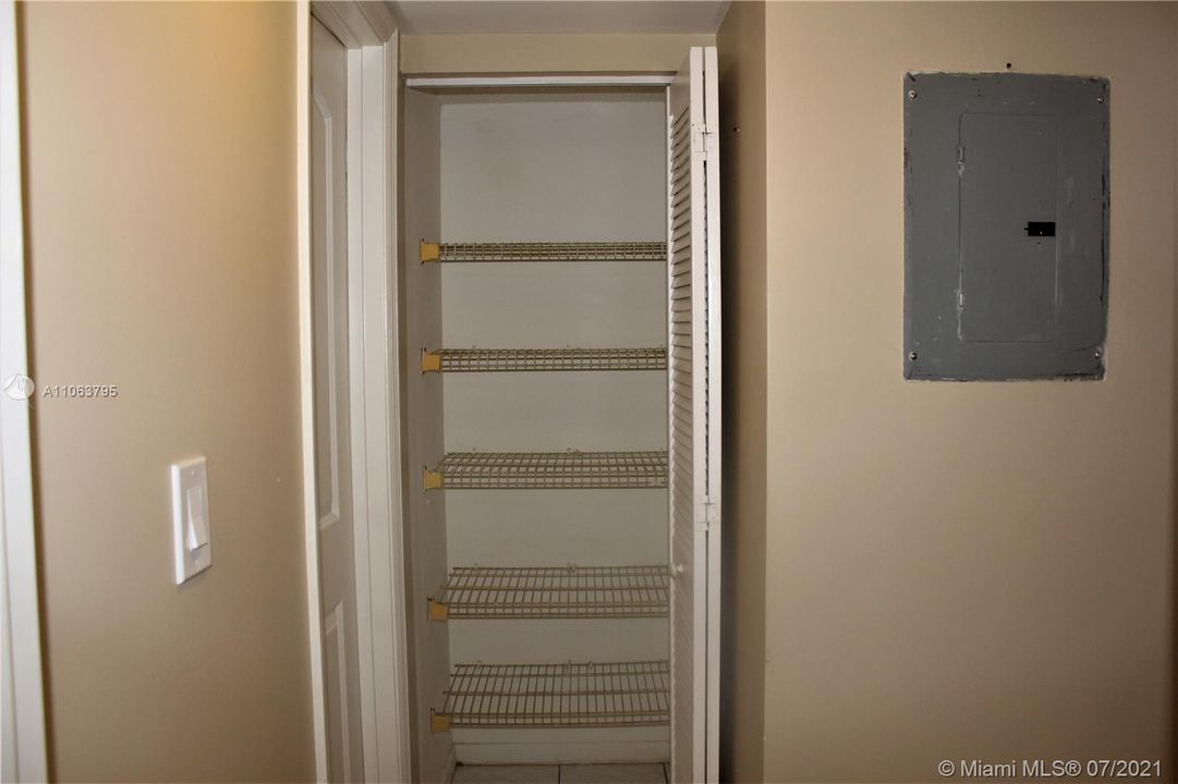 Recently Sold: $245,000 (2 beds, 2 baths, 1180 Square Feet)