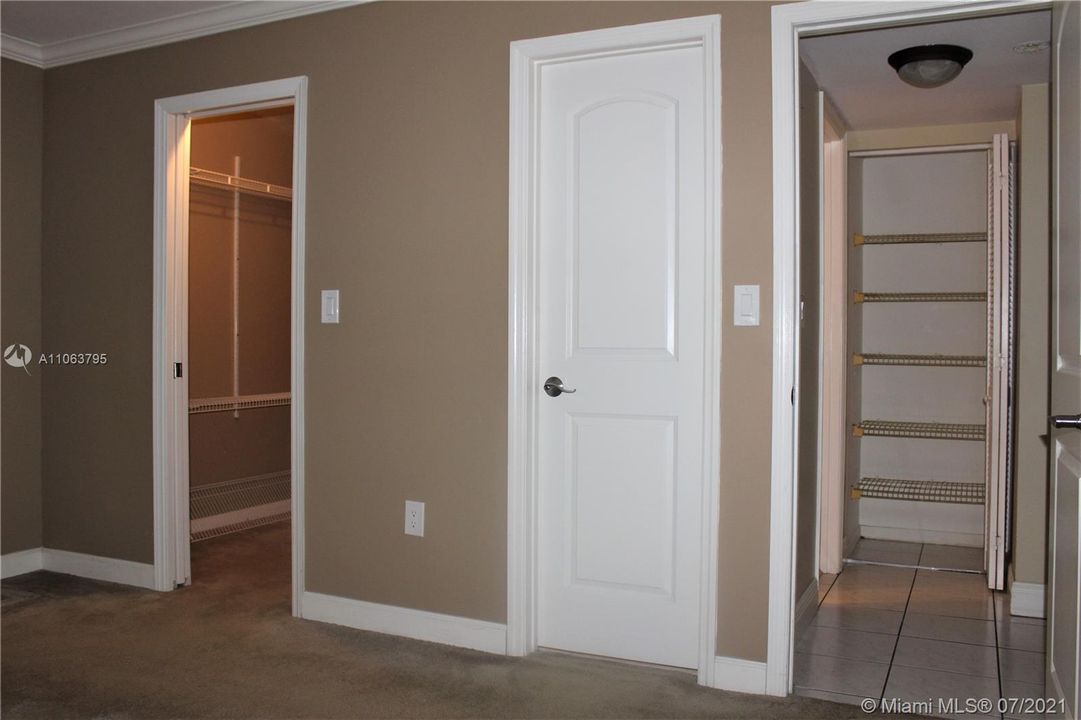 Recently Sold: $245,000 (2 beds, 2 baths, 1180 Square Feet)