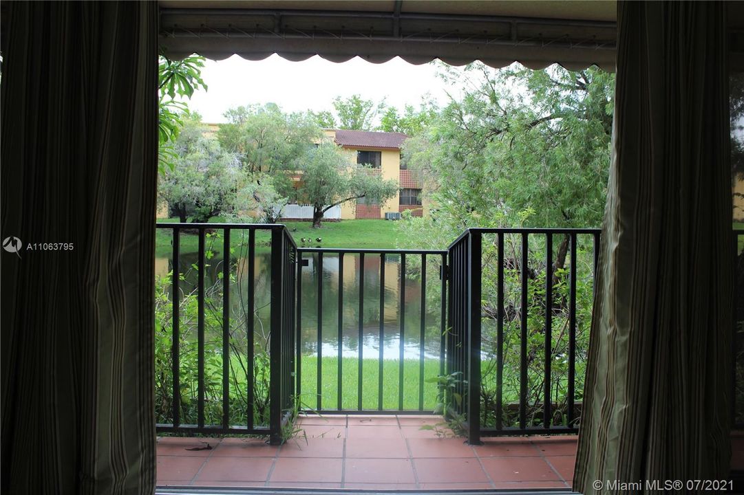 Recently Sold: $245,000 (2 beds, 2 baths, 1180 Square Feet)