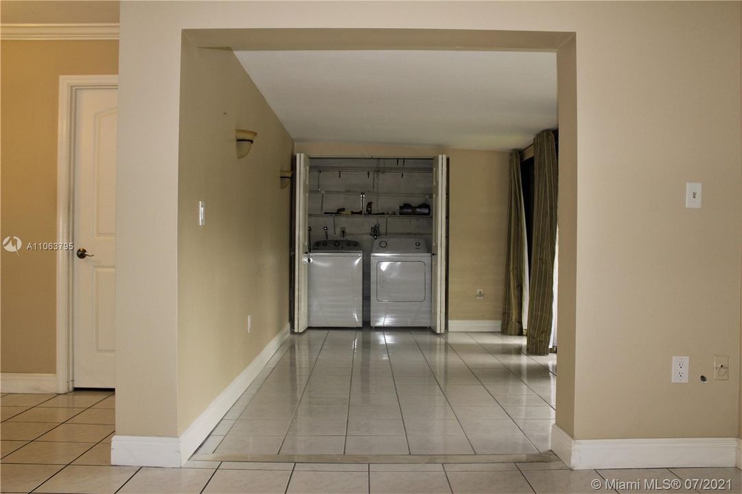 Recently Sold: $245,000 (2 beds, 2 baths, 1180 Square Feet)