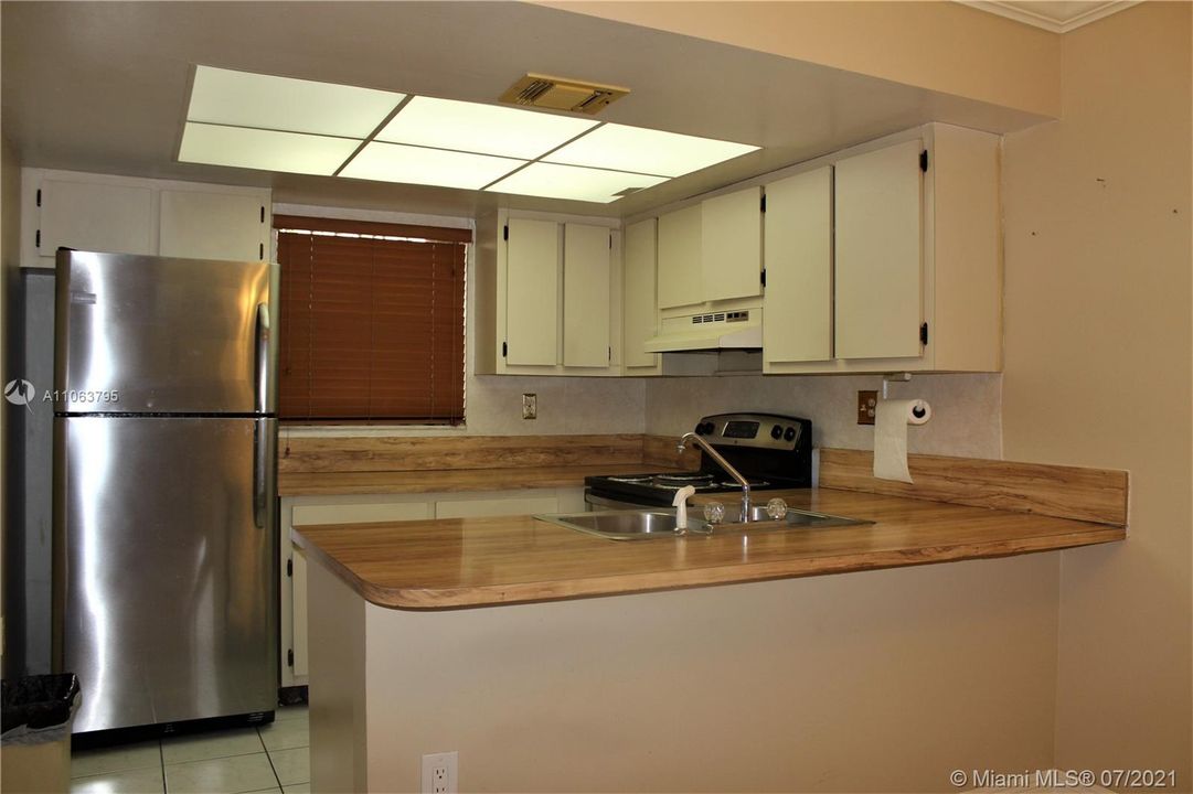 Recently Sold: $245,000 (2 beds, 2 baths, 1180 Square Feet)