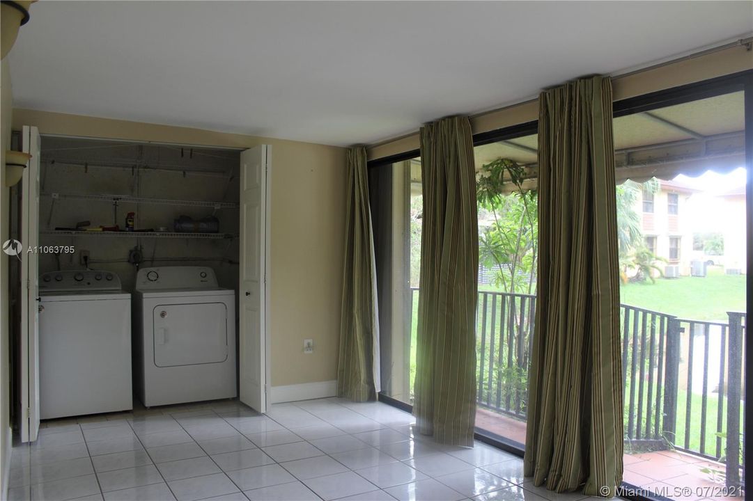 Recently Sold: $245,000 (2 beds, 2 baths, 1180 Square Feet)