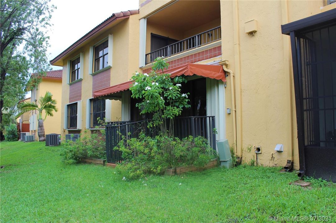 Recently Sold: $245,000 (2 beds, 2 baths, 1180 Square Feet)