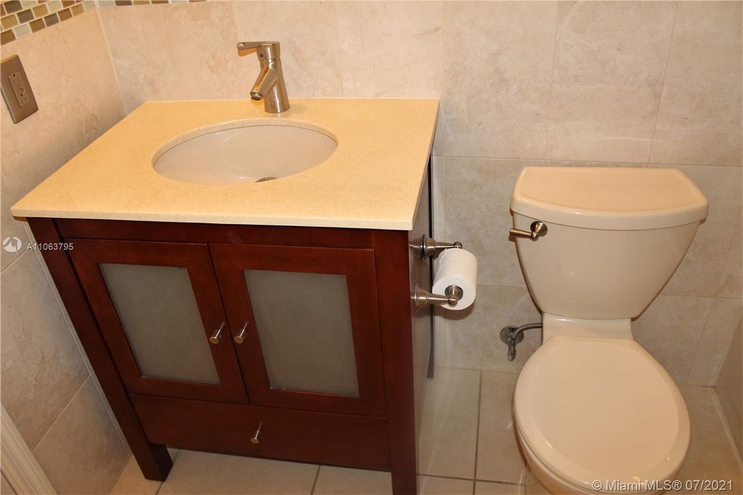 Recently Sold: $245,000 (2 beds, 2 baths, 1180 Square Feet)