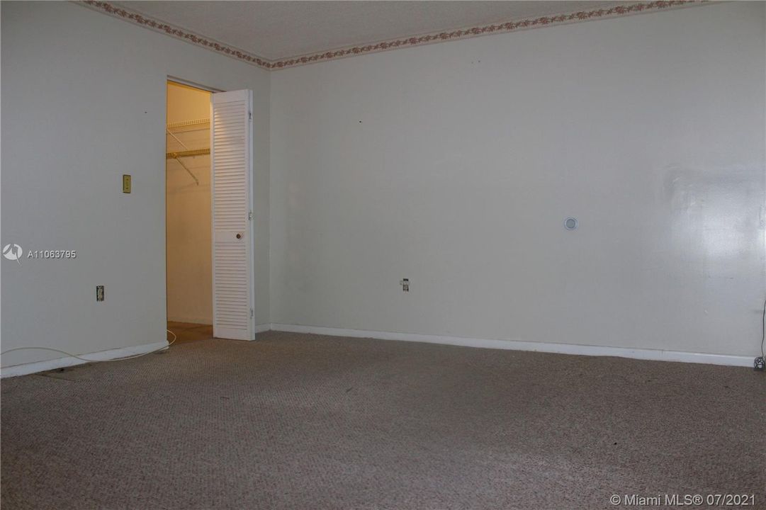 Recently Sold: $245,000 (2 beds, 2 baths, 1180 Square Feet)