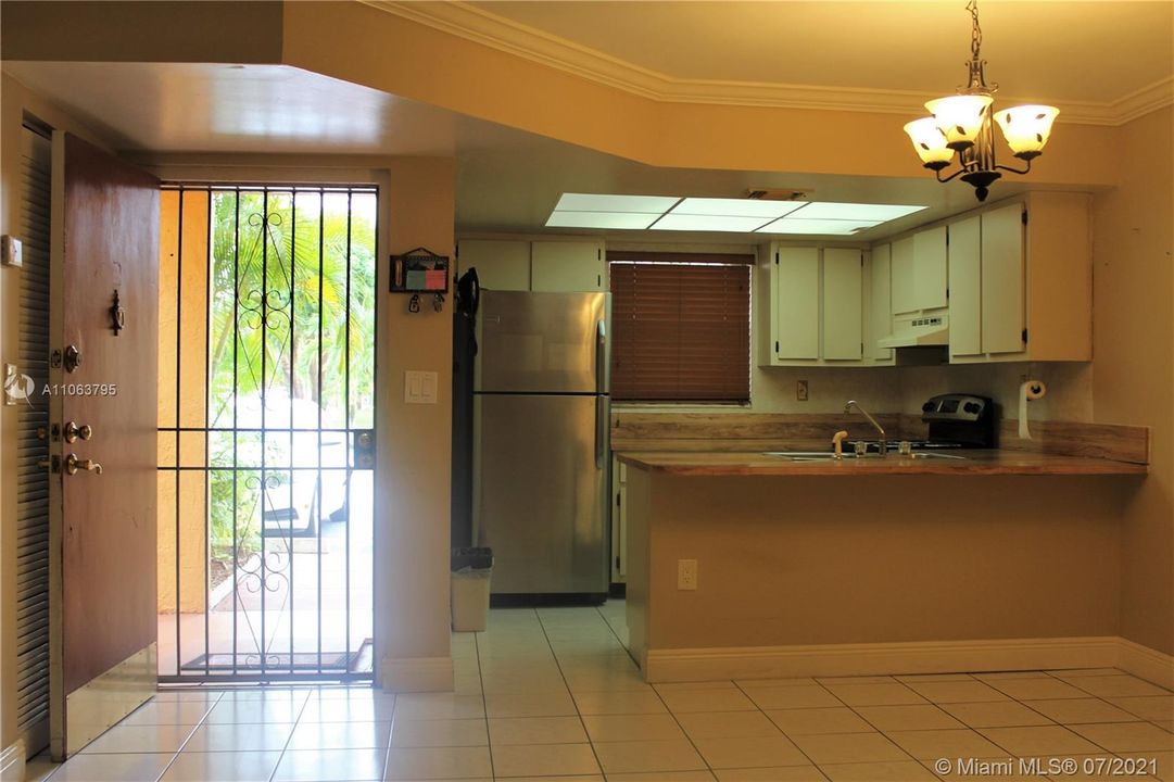 Recently Sold: $245,000 (2 beds, 2 baths, 1180 Square Feet)