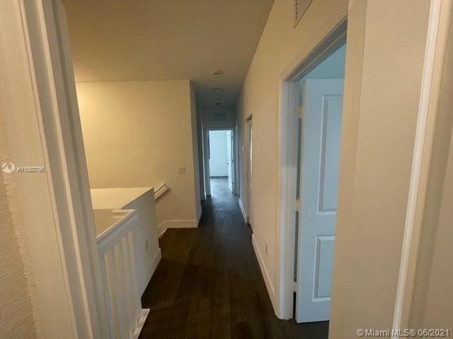 Recientemente alquilado: $3,850 (4 camas, 3 baños, 2094 Pies cuadrados)