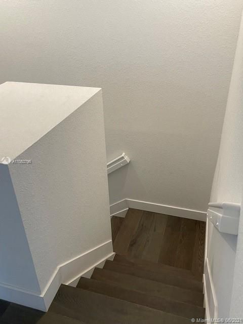 Recientemente alquilado: $3,850 (4 camas, 3 baños, 2094 Pies cuadrados)