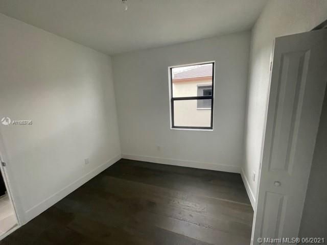 Recientemente alquilado: $3,850 (4 camas, 3 baños, 2094 Pies cuadrados)