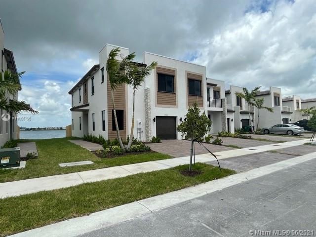 Recientemente alquilado: $3,850 (4 camas, 3 baños, 2094 Pies cuadrados)