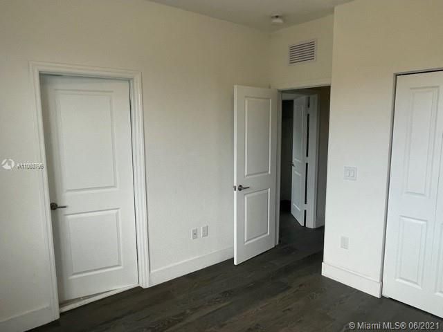 Recientemente alquilado: $3,850 (4 camas, 3 baños, 2094 Pies cuadrados)