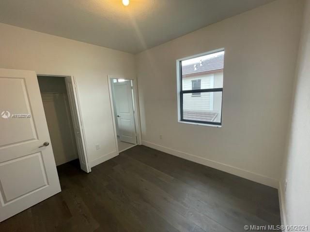 Recientemente alquilado: $3,850 (4 camas, 3 baños, 2094 Pies cuadrados)