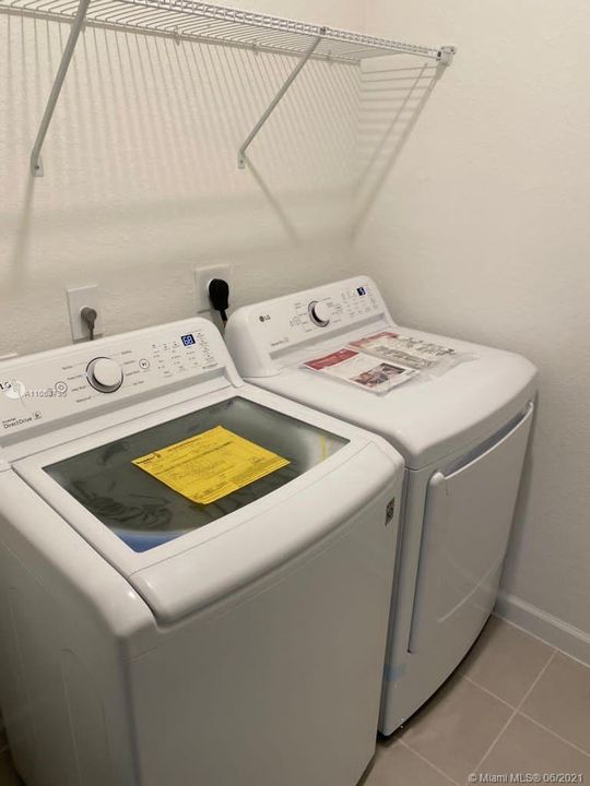 Recientemente alquilado: $3,850 (4 camas, 3 baños, 2094 Pies cuadrados)