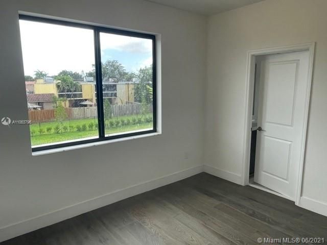 Recientemente alquilado: $3,850 (4 camas, 3 baños, 2094 Pies cuadrados)