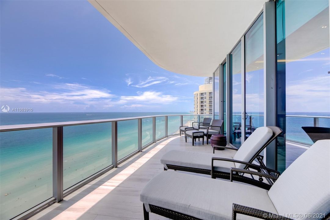 Recently Sold: $3,350,000 (2 beds, 4 baths, 2703 Square Feet)