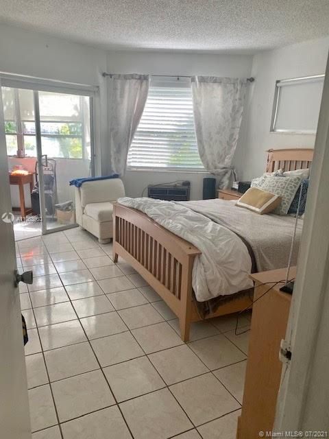 Недавно продано: $115,900 (1 спален, 1 ванн, 590 Квадратных фут)