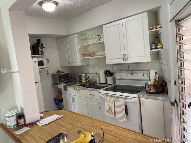 Недавно продано: $115,900 (1 спален, 1 ванн, 590 Квадратных фут)