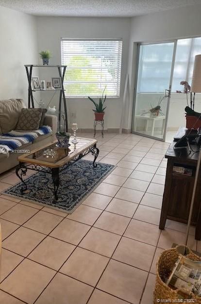 Недавно продано: $115,900 (1 спален, 1 ванн, 590 Квадратных фут)