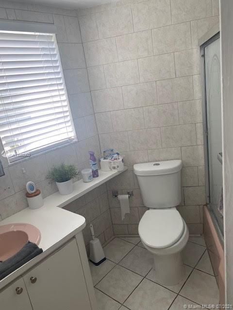 Недавно продано: $115,900 (1 спален, 1 ванн, 590 Квадратных фут)