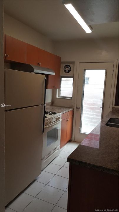 Recently Rented: $1,625 (2 beds, 1 baths, 3423 Square Feet)