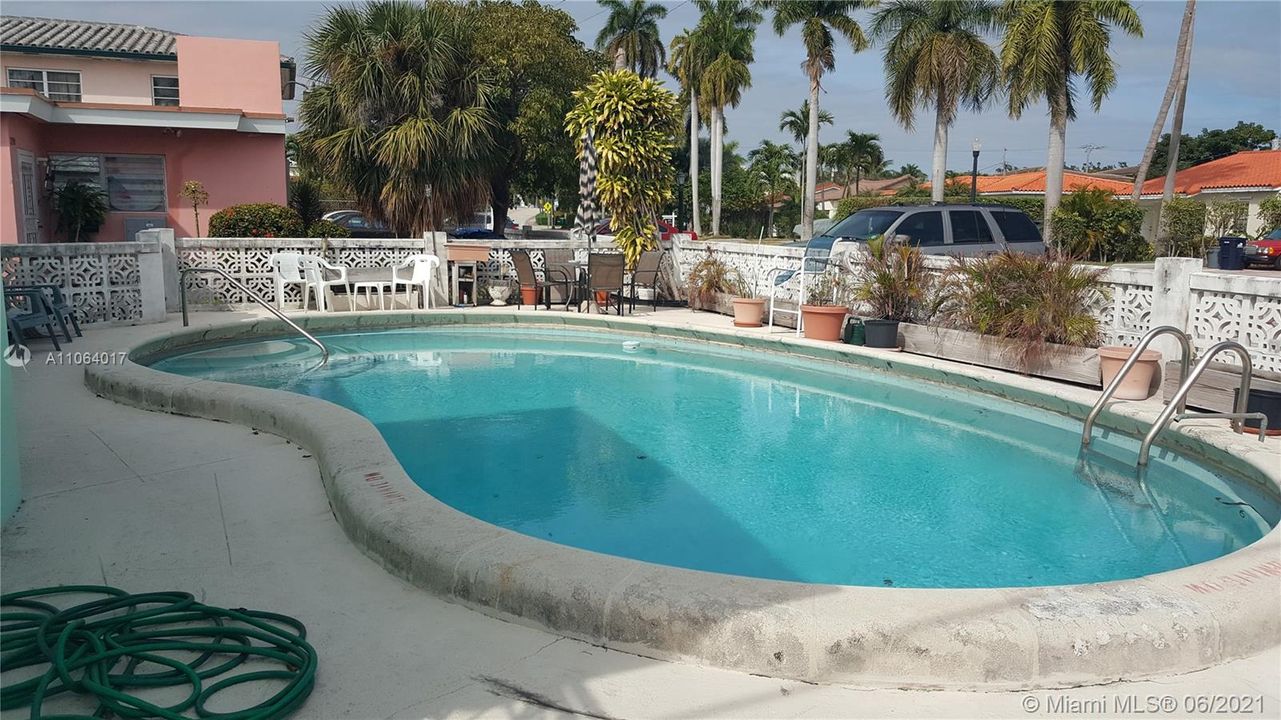 Recently Rented: $1,625 (2 beds, 1 baths, 3423 Square Feet)