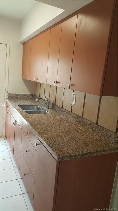 Recently Rented: $1,625 (2 beds, 1 baths, 3423 Square Feet)