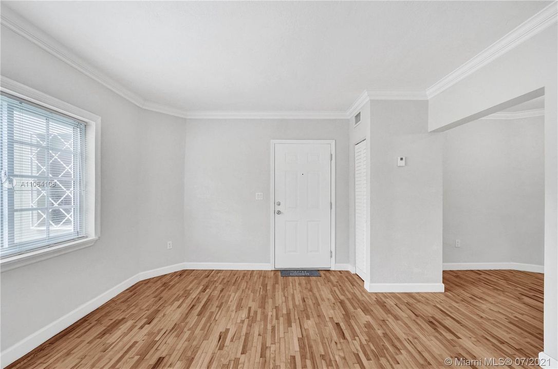 Recently Sold: $220,000 (1 beds, 1 baths, 580 Square Feet)