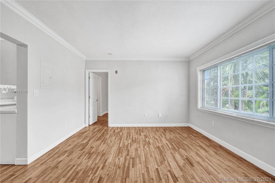 Recently Sold: $220,000 (1 beds, 1 baths, 580 Square Feet)