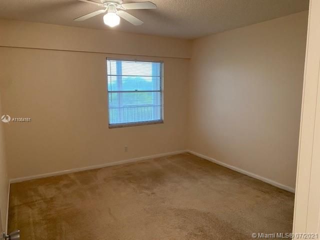 Recently Rented: $1,425 (2 beds, 1 baths, 953 Square Feet)