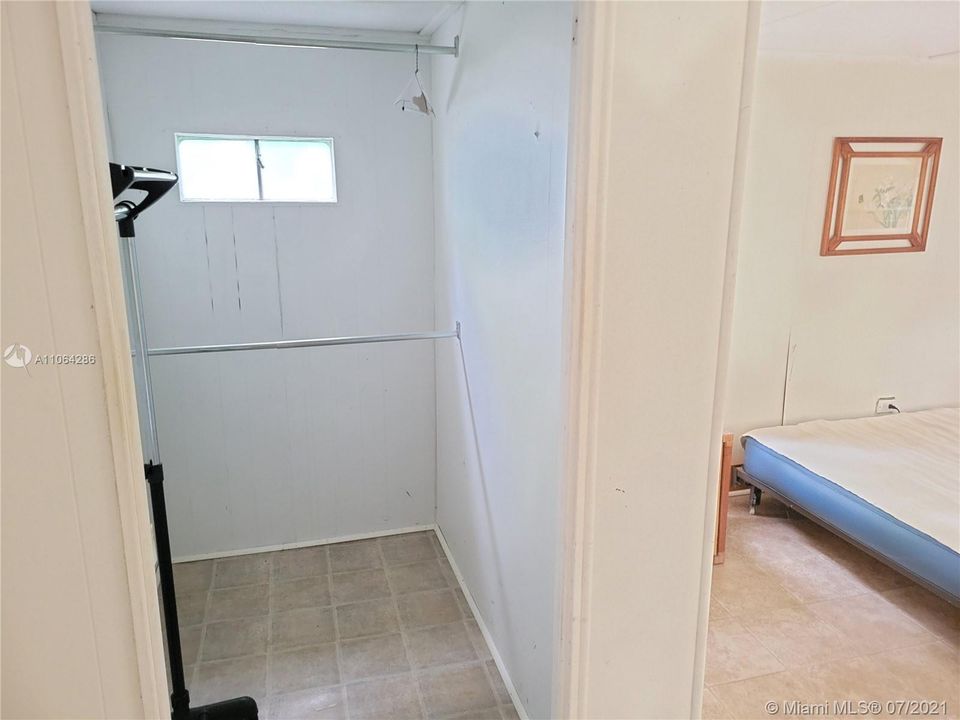 Vendido Recientemente: $84,900 (2 camas, 1 baños, 912 Pies cuadrados)