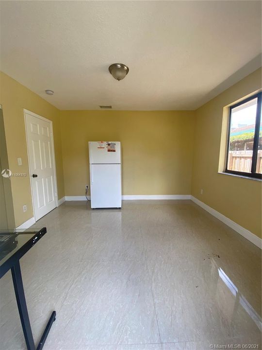 Недавно арендовано: $750 (0 спален, 1 ванн, 1950 Квадратных фут)