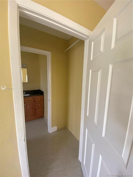 Недавно арендовано: $750 (0 спален, 1 ванн, 1950 Квадратных фут)