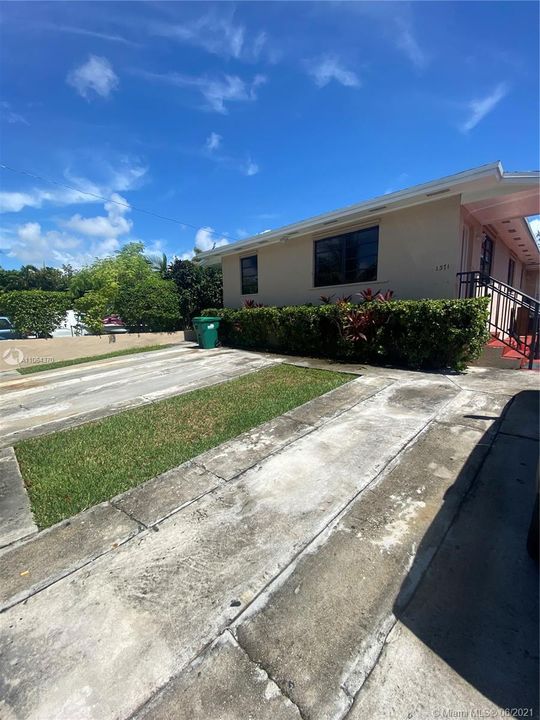 Недавно арендовано: $750 (0 спален, 1 ванн, 1950 Квадратных фут)