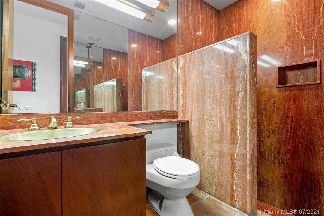 最近售出: $4,100,000 (4 贝兹, 4 浴室, 3330 平方英尺)