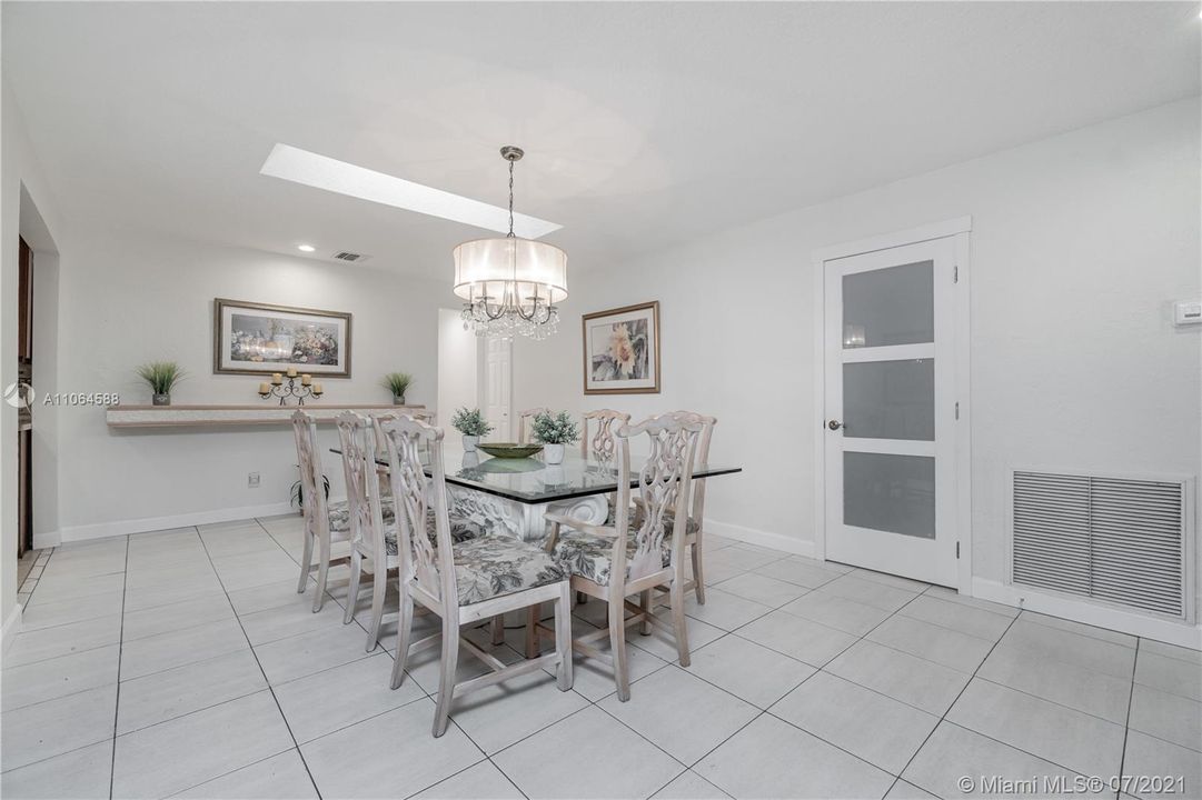Recently Sold: $1,375,000 (4 beds, 2 baths, 3409 Square Feet)