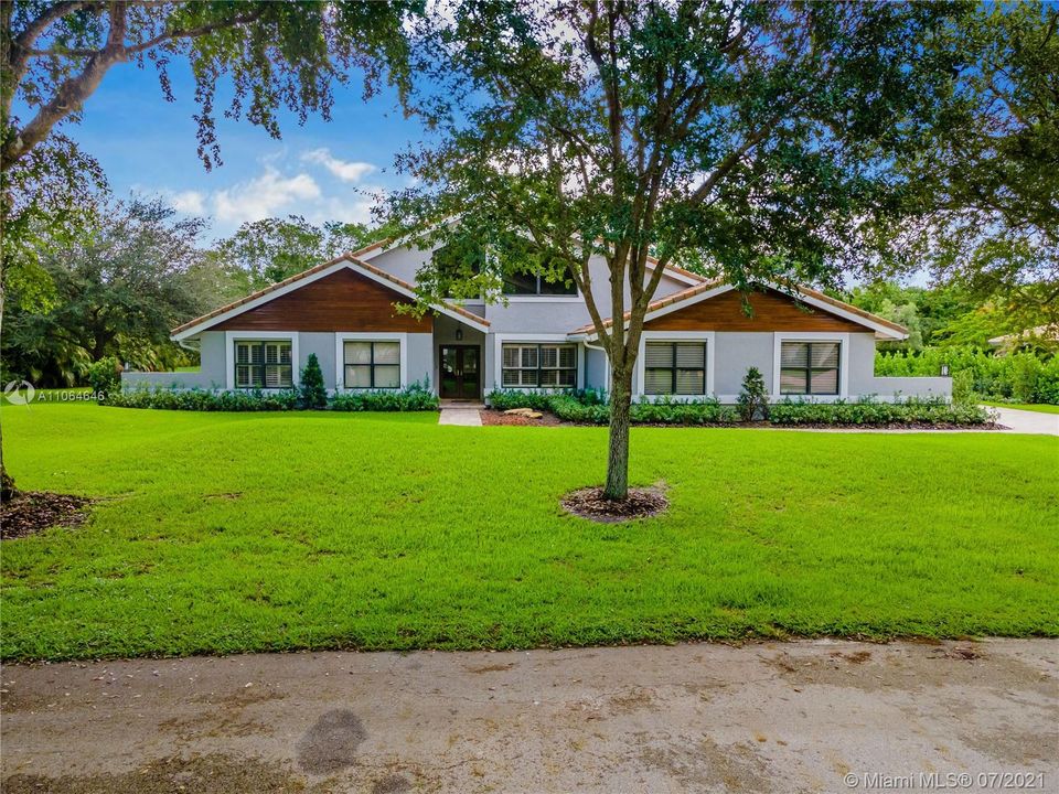 Recently Sold: $1,099,000 (4 beds, 2 baths, 3161 Square Feet)