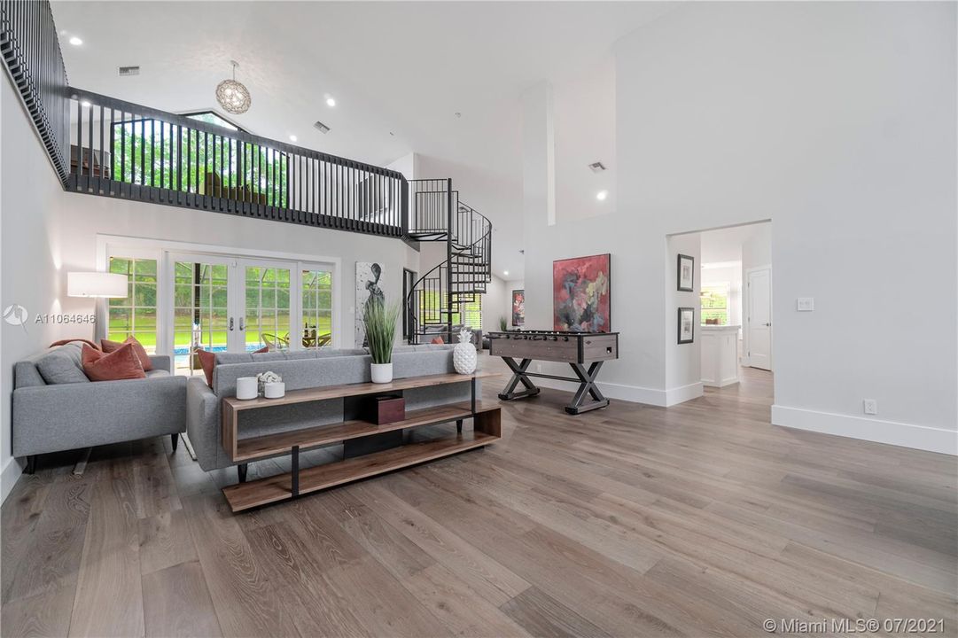 Recently Sold: $1,099,000 (4 beds, 2 baths, 3161 Square Feet)