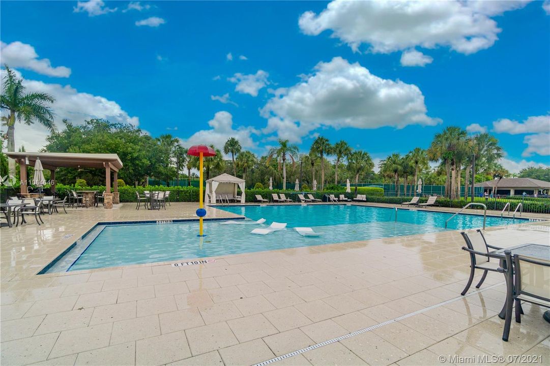 Recently Sold: $1,099,000 (4 beds, 2 baths, 3161 Square Feet)