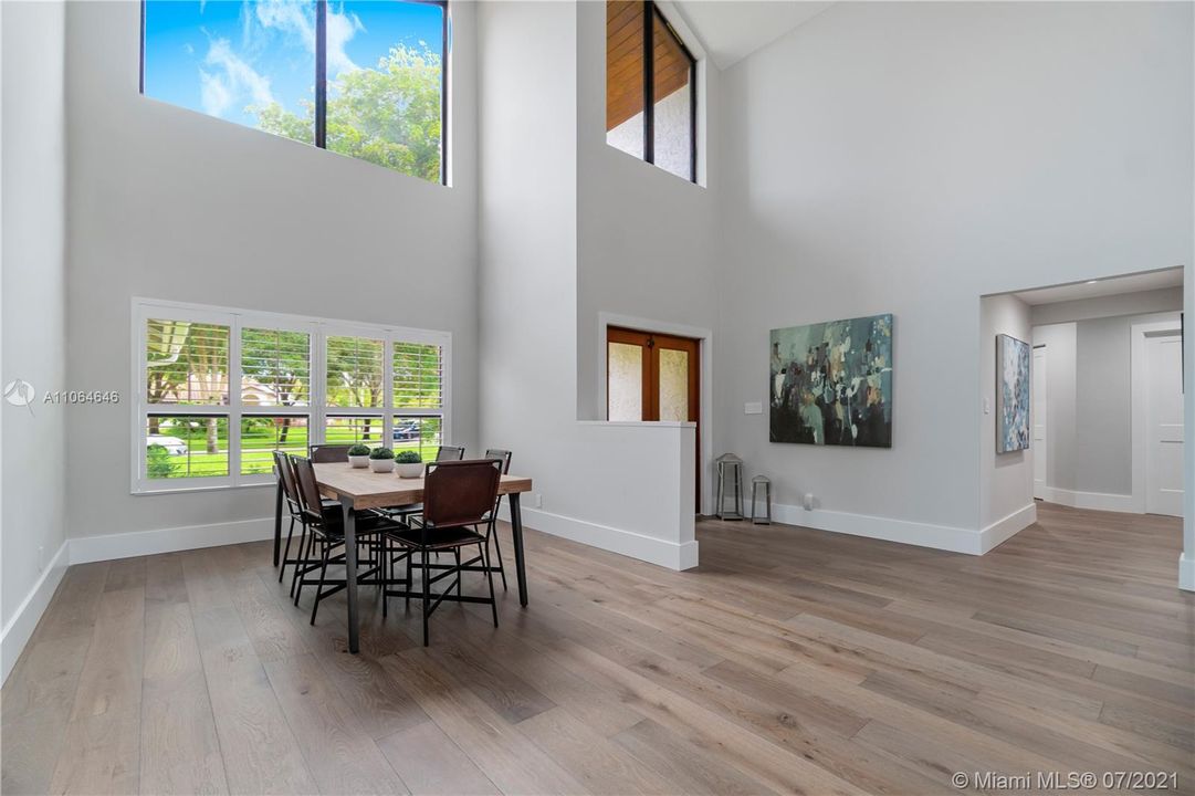 Recently Sold: $1,099,000 (4 beds, 2 baths, 3161 Square Feet)