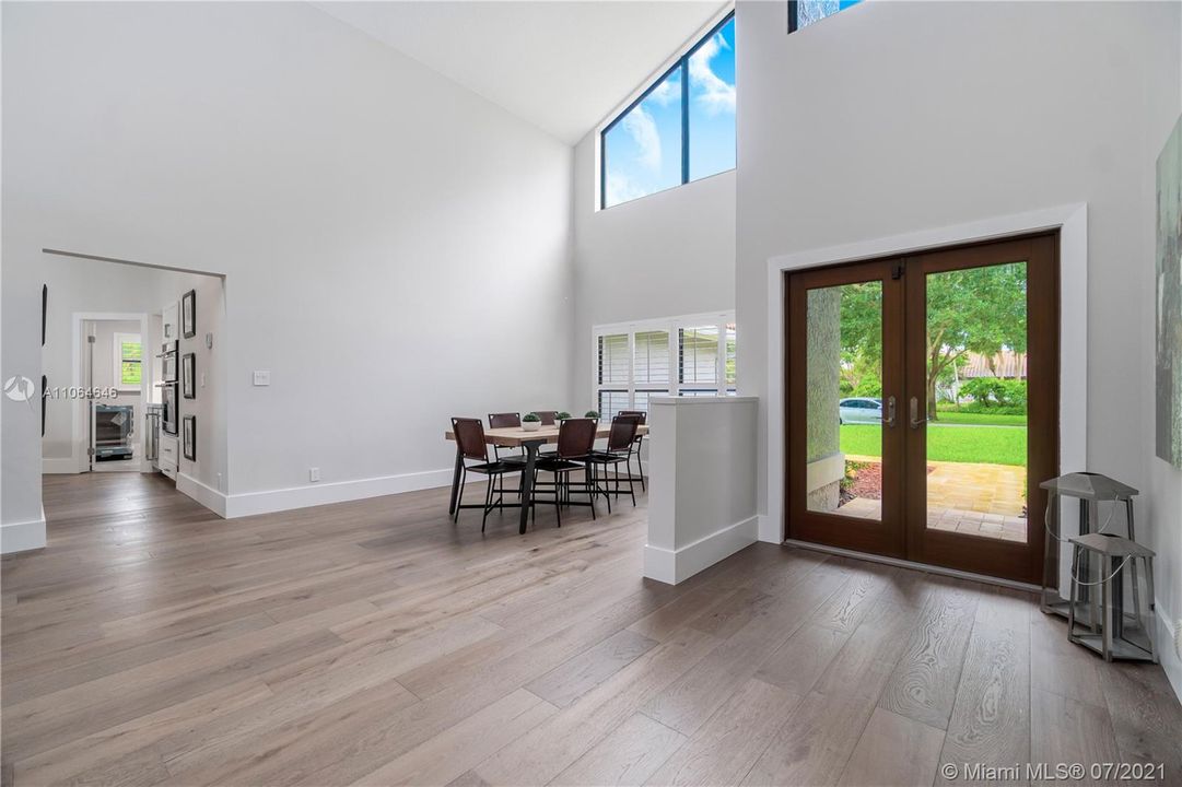 Recently Sold: $1,099,000 (4 beds, 2 baths, 3161 Square Feet)