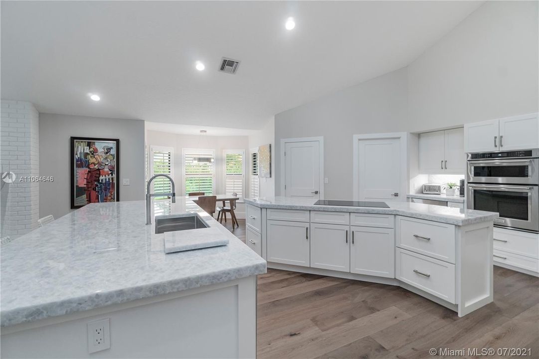 Recently Sold: $1,099,000 (4 beds, 2 baths, 3161 Square Feet)