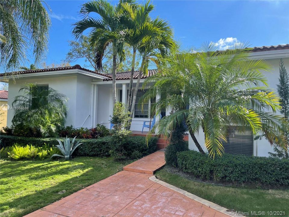 Recently Sold: $1,277,000 (5 beds, 4 baths, 2602 Square Feet)