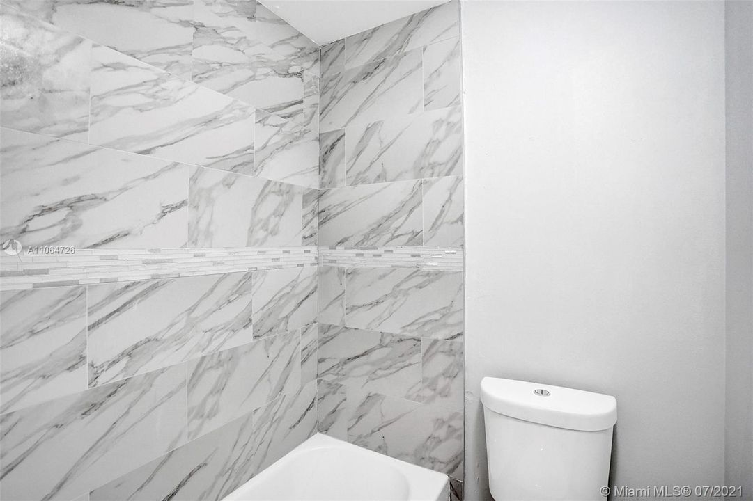 Recently Sold: $355,000 (3 beds, 2 baths, 1470 Square Feet)