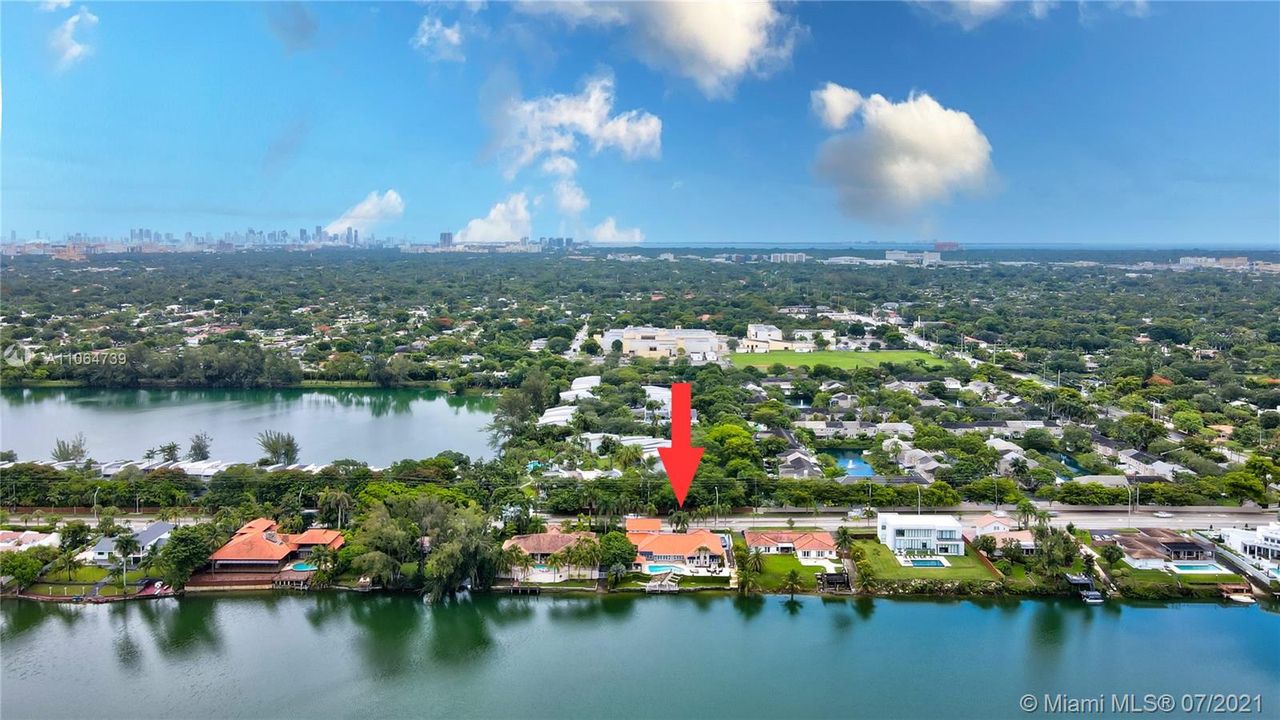 Recently Sold: $1,800,000 (4 beds, 3 baths, 5674 Square Feet)